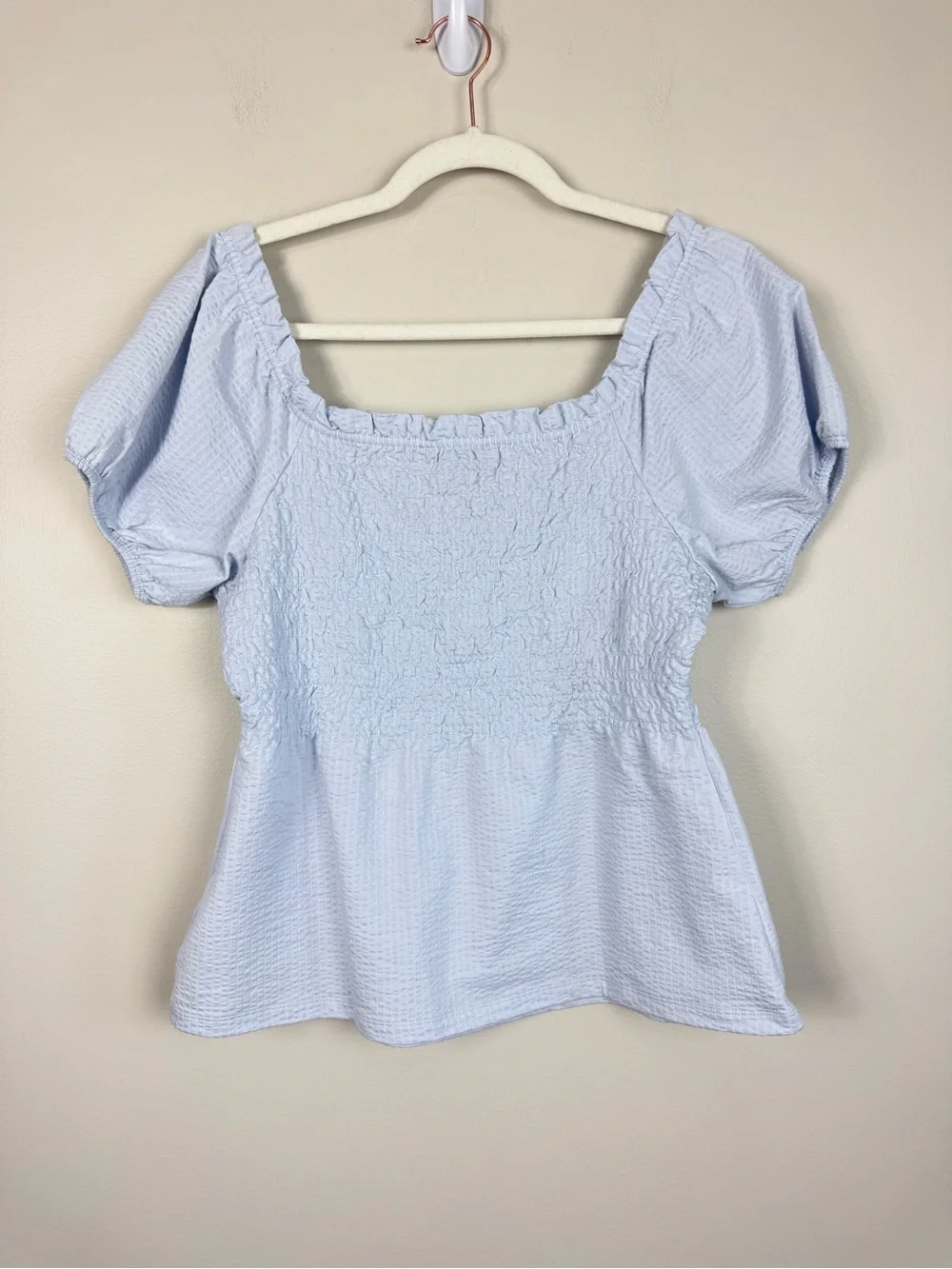 J. Crew Seersucker Smocked Medium Top Blue Puff Sleeve Peplum Preppy Resort Vaca